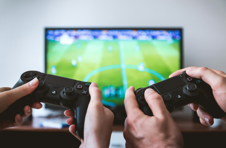 How Online Gaming Impacts Cognitive Skills and Social Interaction