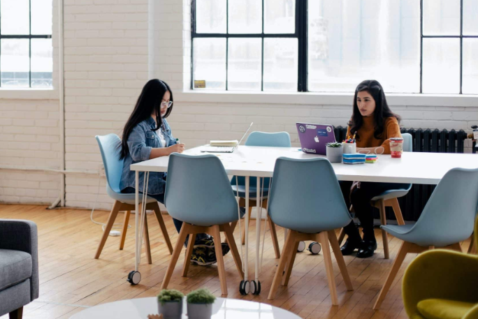 How Commercial Office Space Design Enhances Productivity, Collaboration & Brand Image