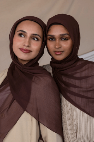 Chiffon Hijab vs. Jersey Hijab: Which Style Is Right for You?